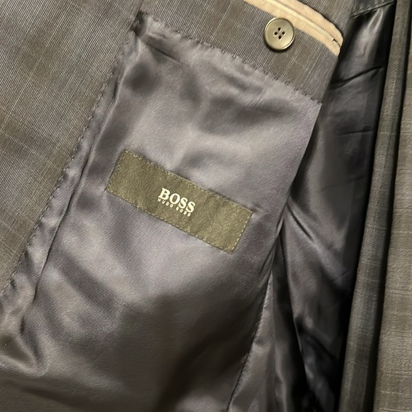 Hugo Boss Blue Check Suit 40R - Picture 3 of 5